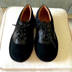 L’Amour black leather and suede shoes. New.